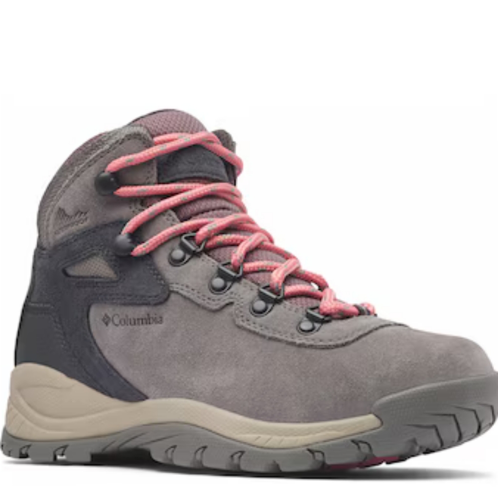 Columbia women's hiking boots size 9.5